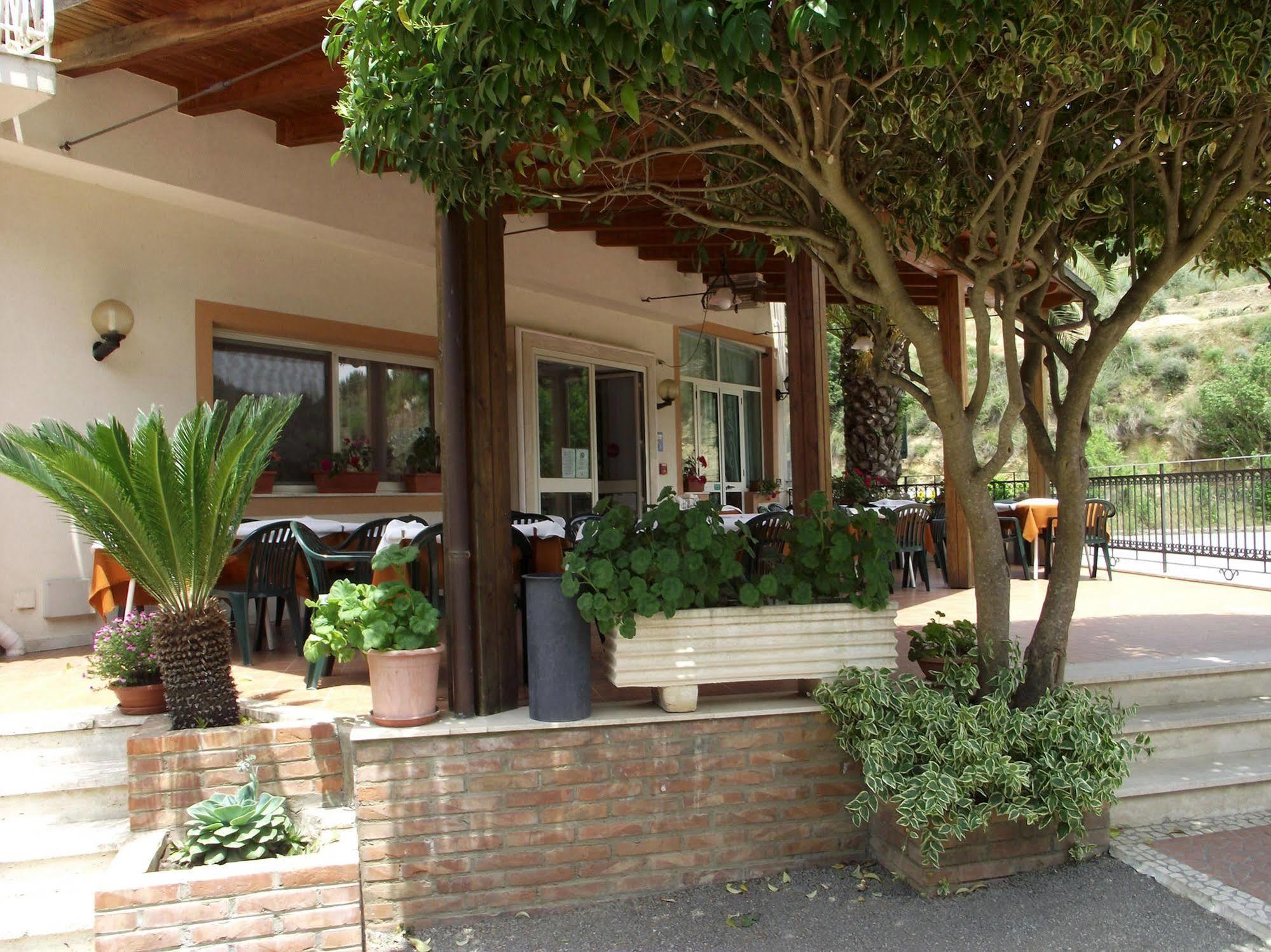 Hotel Ristorante Mosaici Piazza Armerina Exterior foto